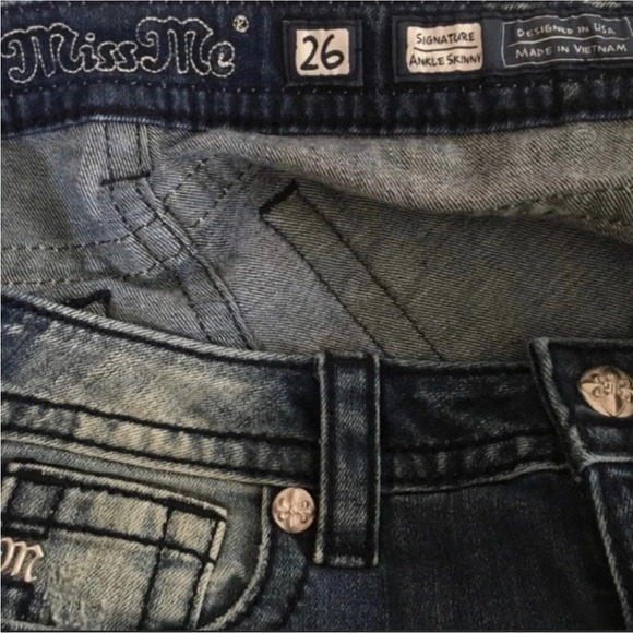 LAST CALL Miss Me Signature Ankle Skinny Jeans Women’s Size 26 Blue Embroidered - Picture 11 of 14